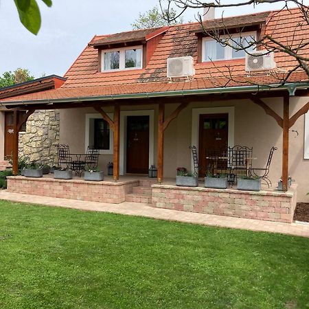 Zsoka Fogadoja Aparthotel Szentantalfa ภายนอก รูปภาพ